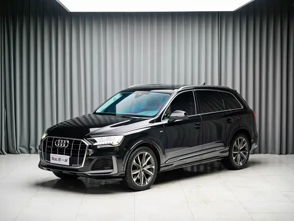 Audi Q7 — фото 1