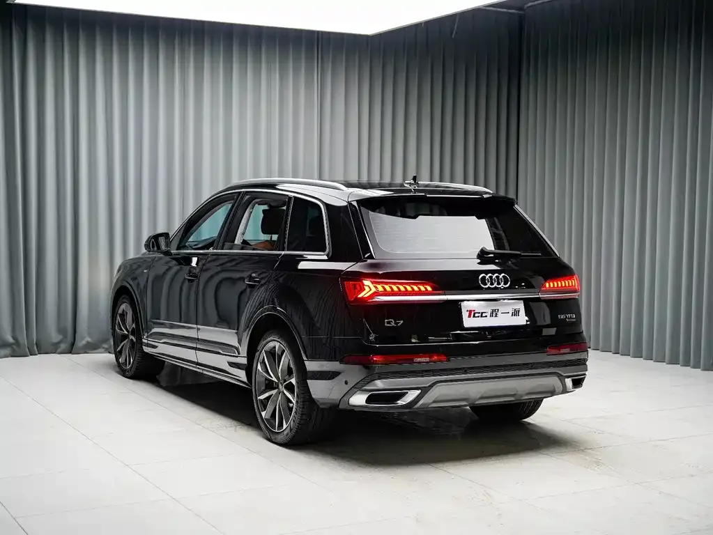 Audi Q7 — фото 4