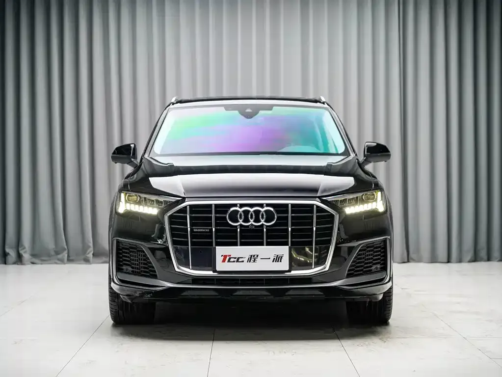 Audi Q7 — фото 9