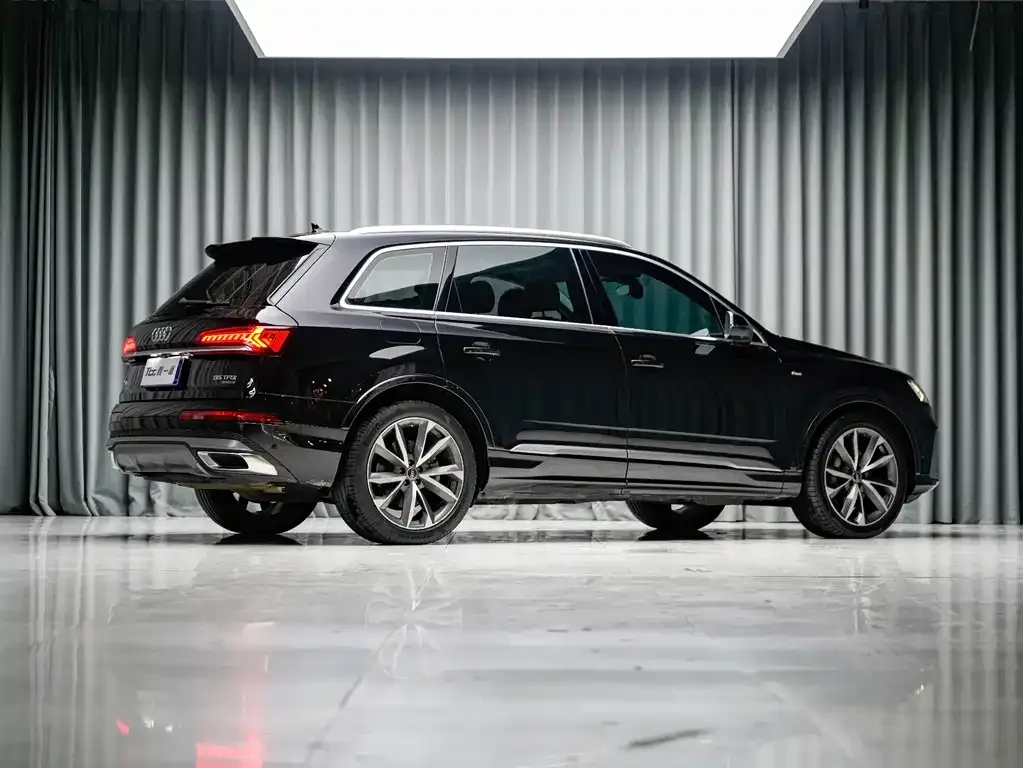 Audi Q7 — фото 3