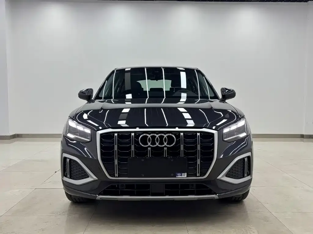 Audi Q2L — фото 6
