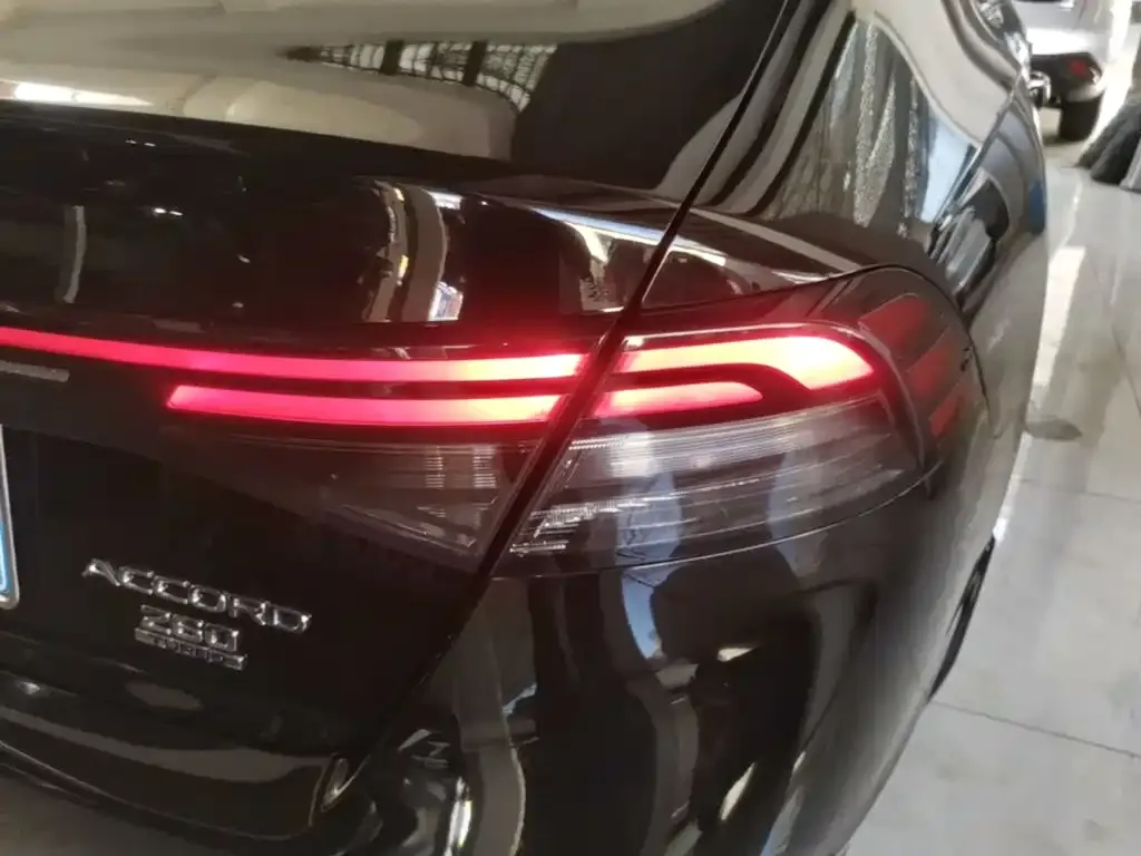 Honda Accord — фото 6