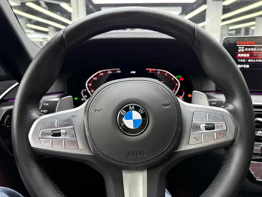BMW 5 Series — фото 6
