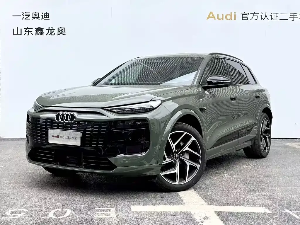 Audi Q6L e-tron — фото 1