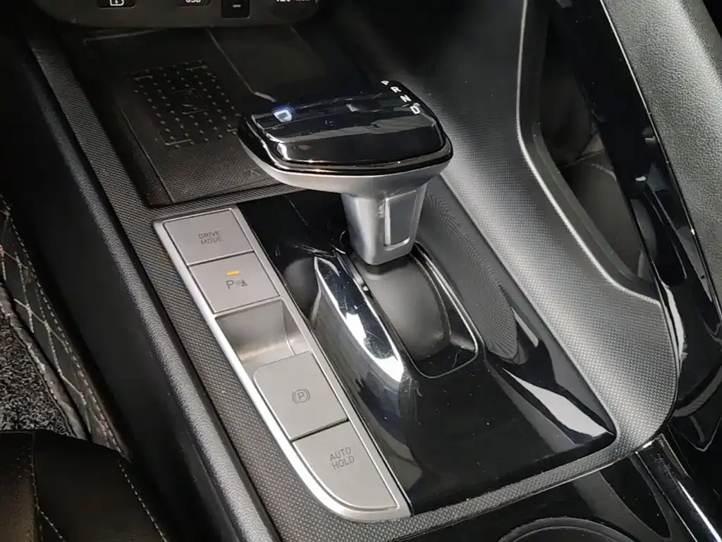 Hyundai Elantra — фото 9
