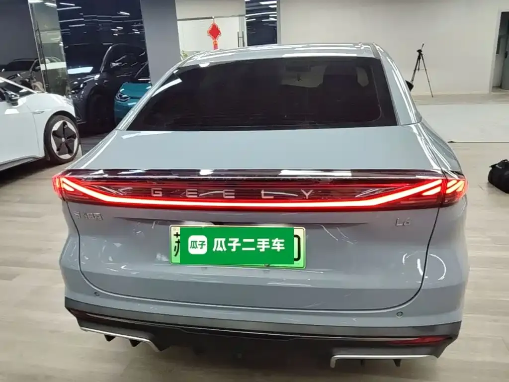 Geely Galaxy L6 — фото 1