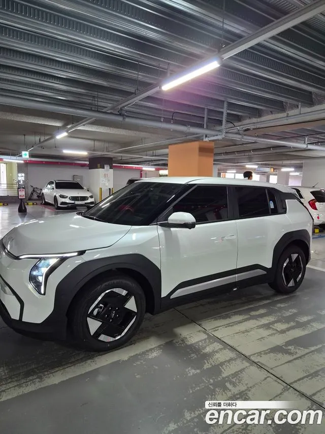 Kia EV3 — фото 10