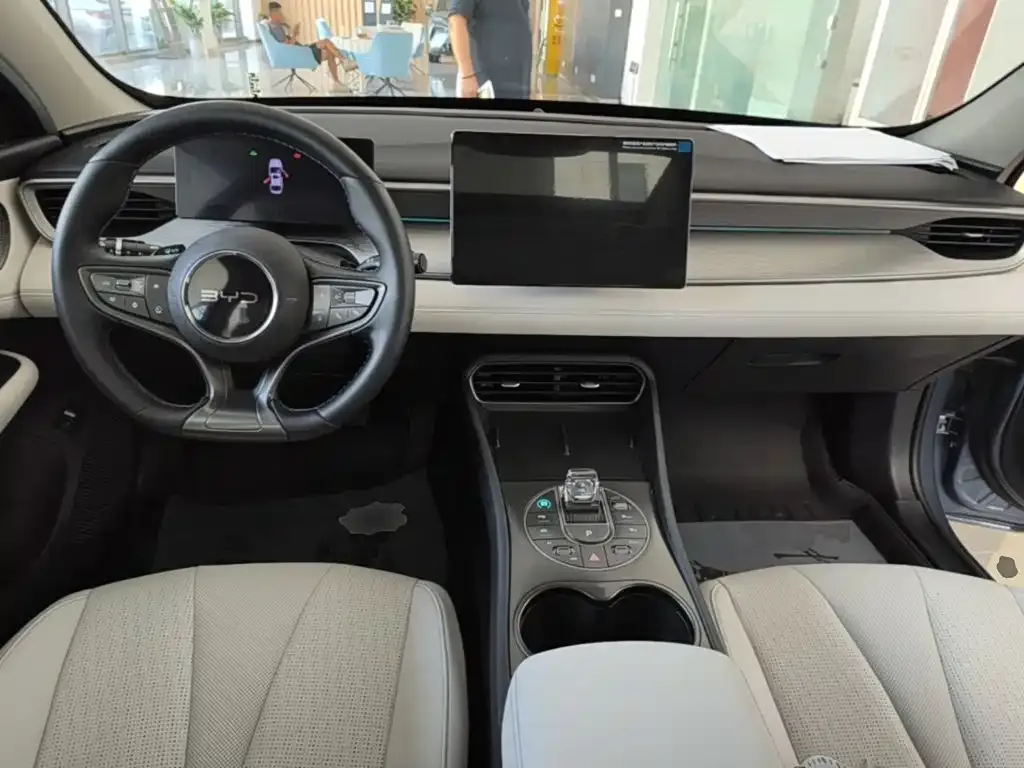 BYD Seal 05 DM-i — фото 8
