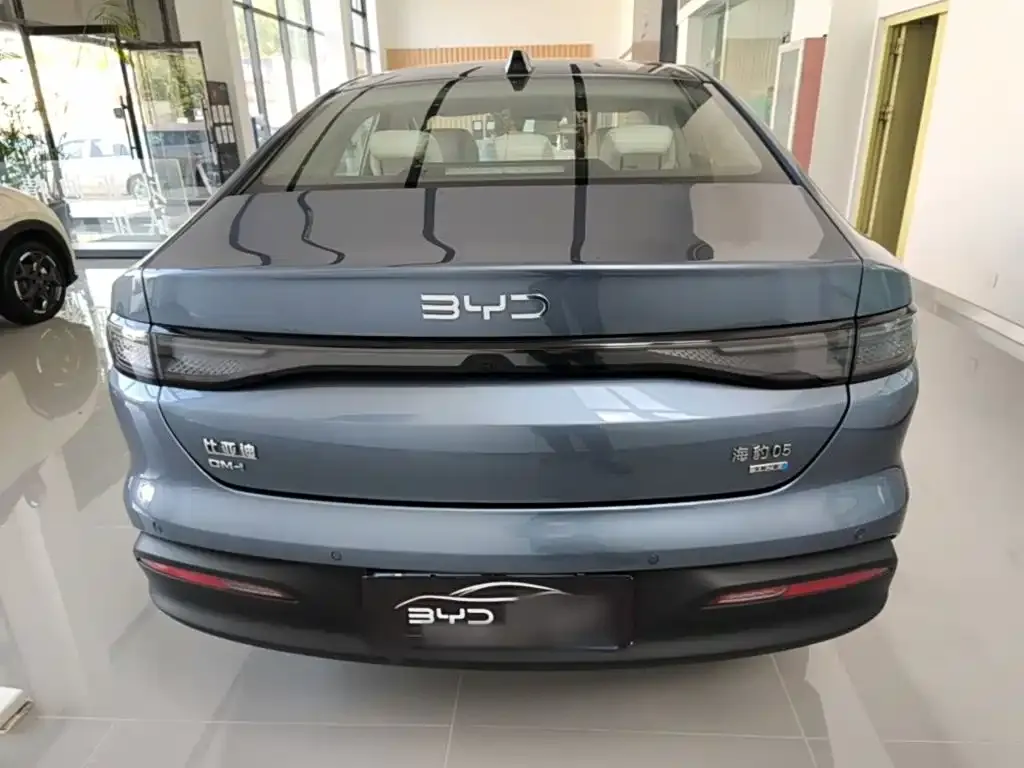 BYD Seal 05 DM-i — фото 10