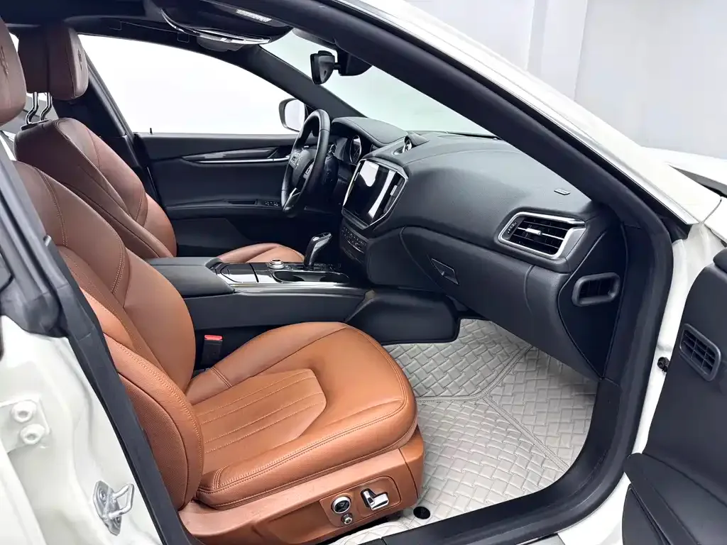 Maserati Ghibli — фото 9