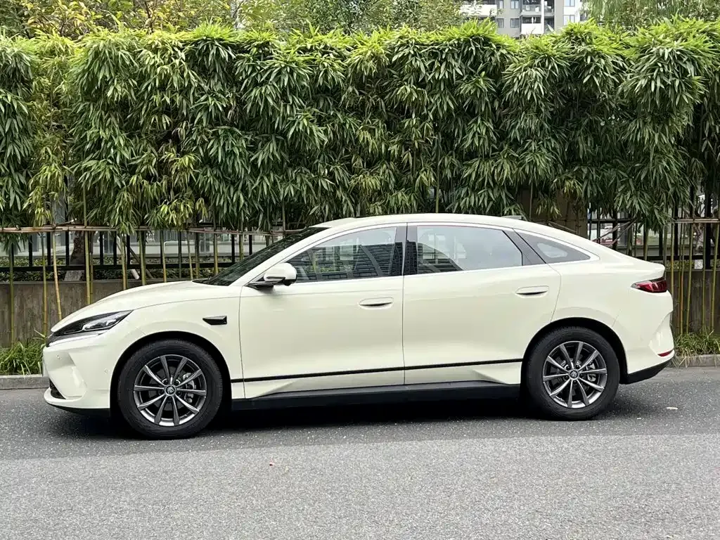 BYD Qin L — фото 8
