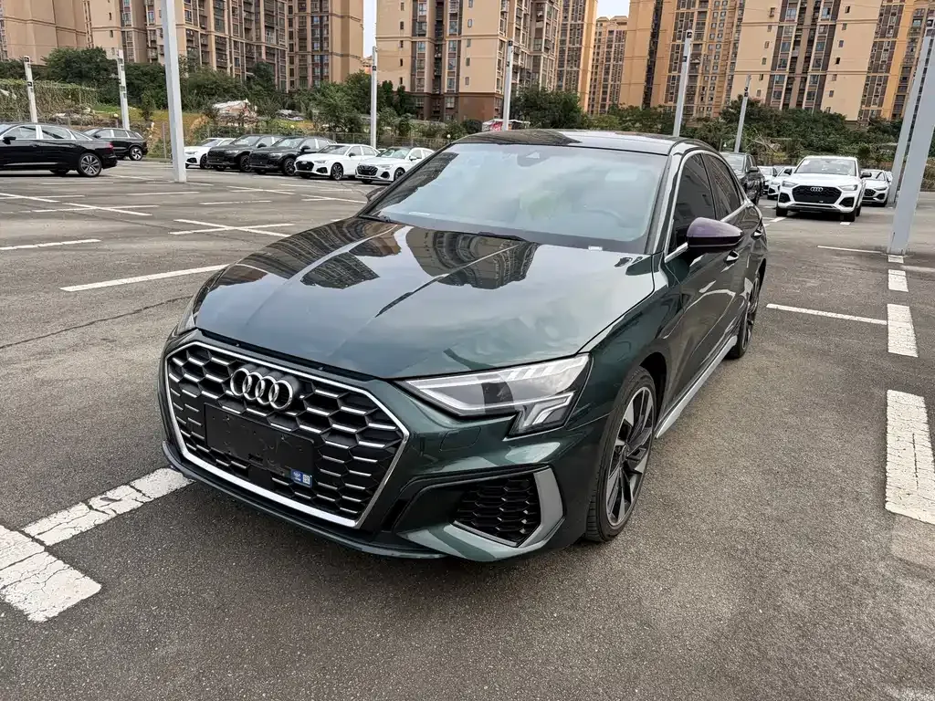 Audi A3 — фото 1