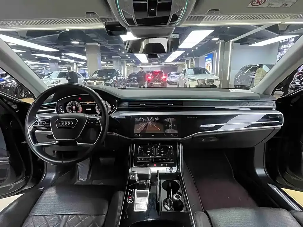 Audi A8 — фото 5