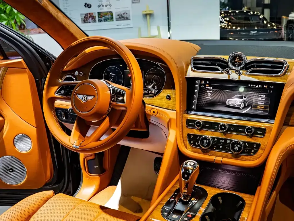 Bentley Bentayga — фото 10