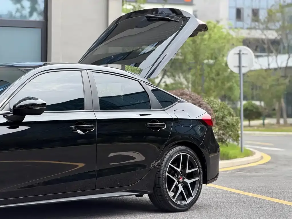 Honda Civic — фото 10