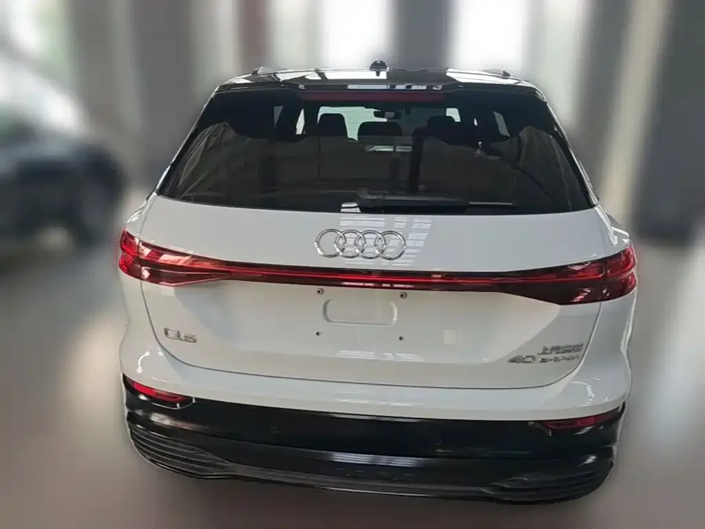 Audi Q5 e-tron — фото 2