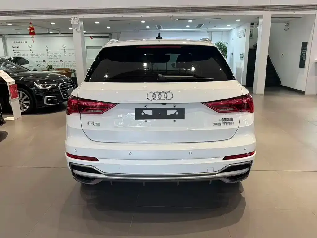 Audi Q3 — фото 8