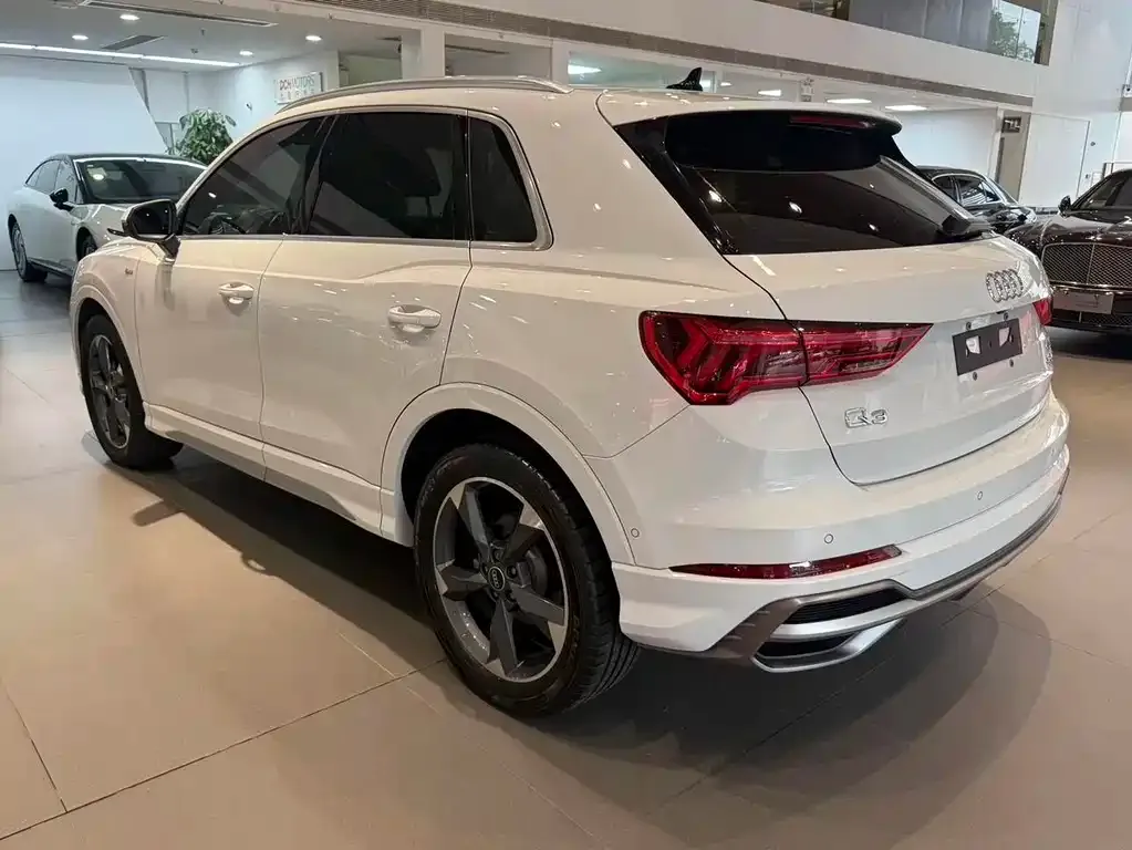 Audi Q3 — фото 6