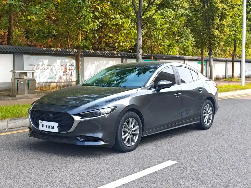 Mazda 3 Axela — фото 1