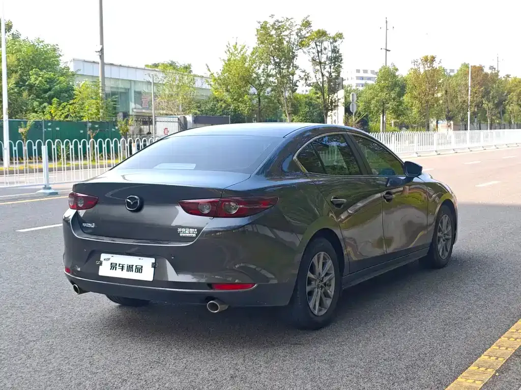 Mazda 3 Axela — фото 4