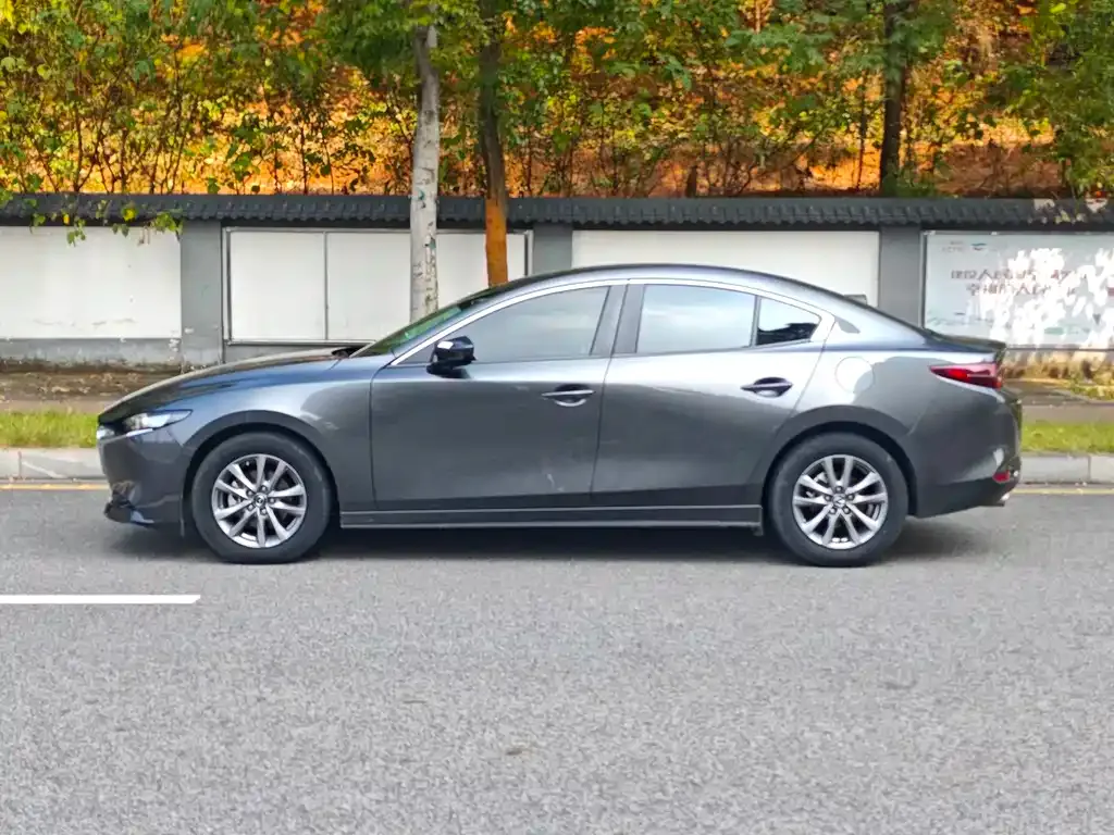 Mazda 3 Axela — фото 2