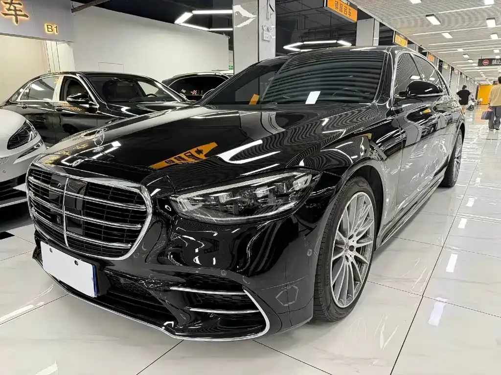 Mercedes-Benz S-Class — фото 1