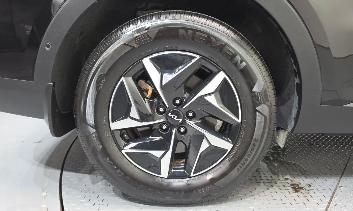 Kia Sorento — фото 8