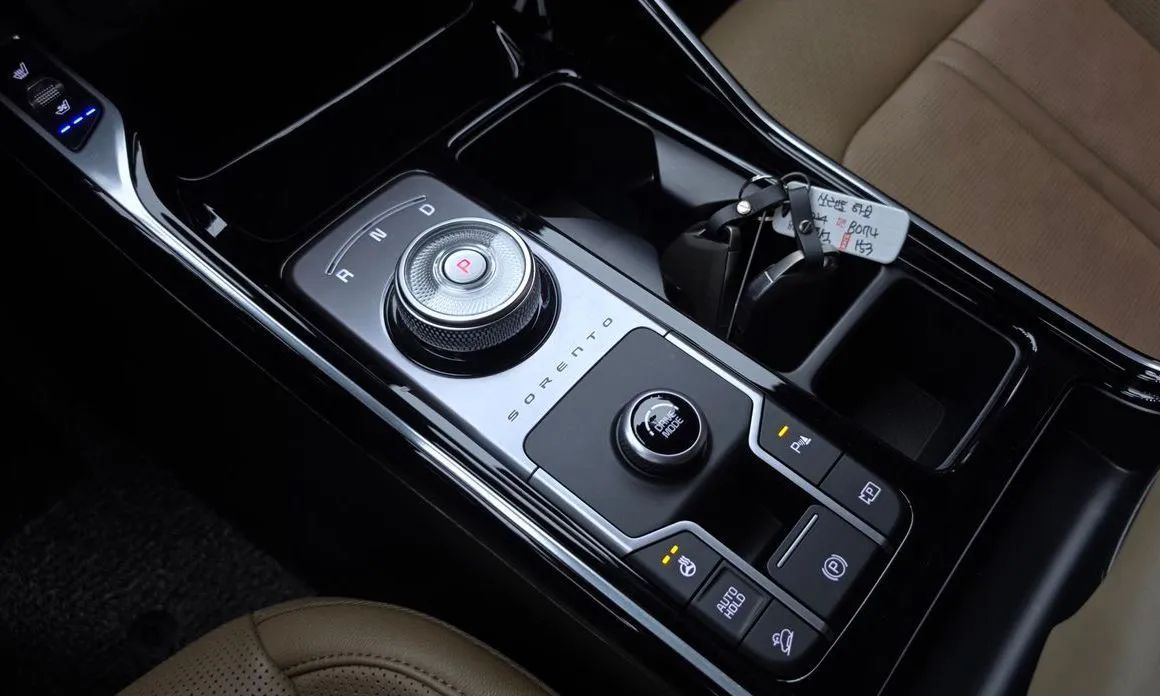 Kia Sorento — фото 6
