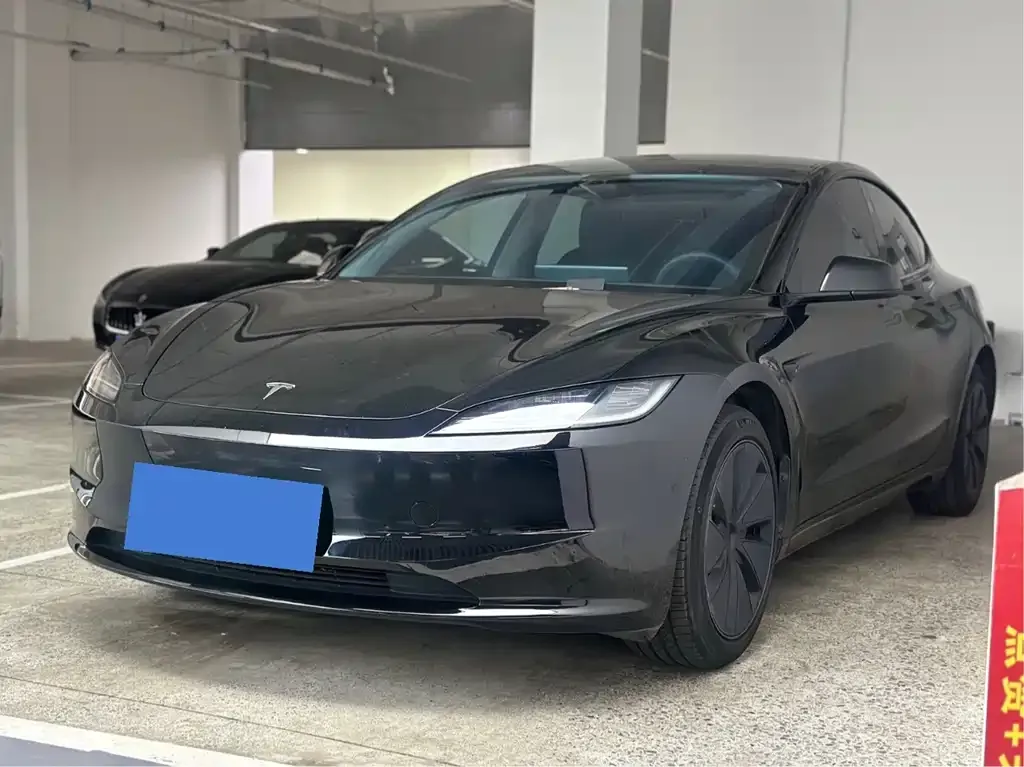 Tesla Model 3 — фото 1