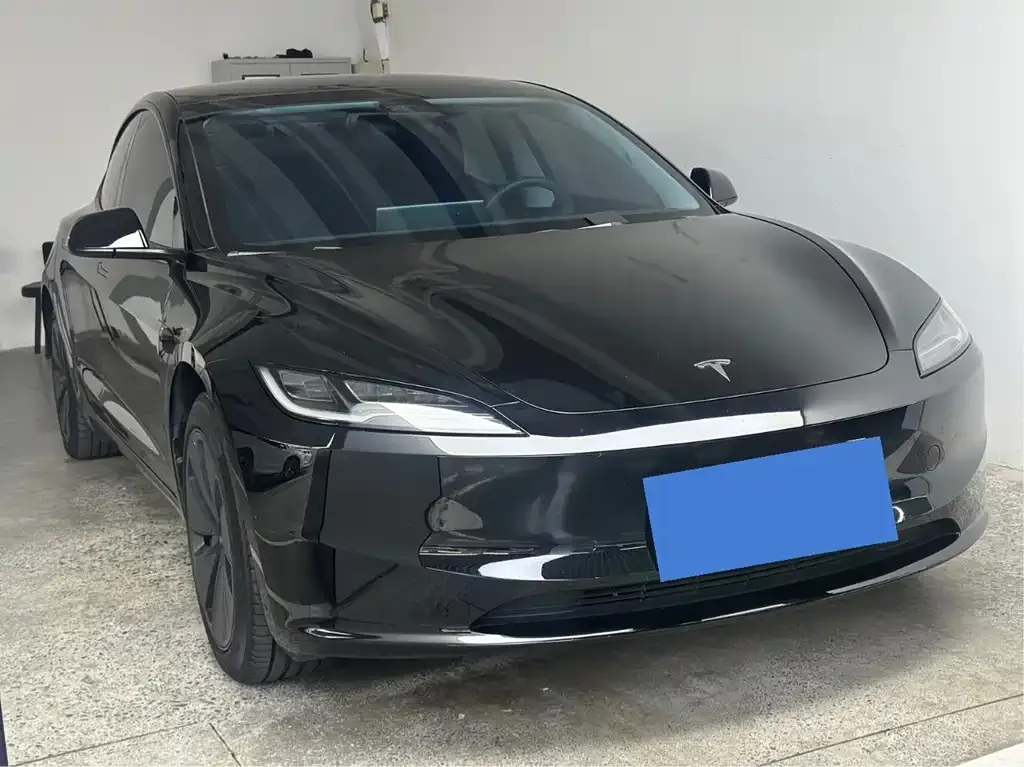 Tesla Model 3 — фото 9