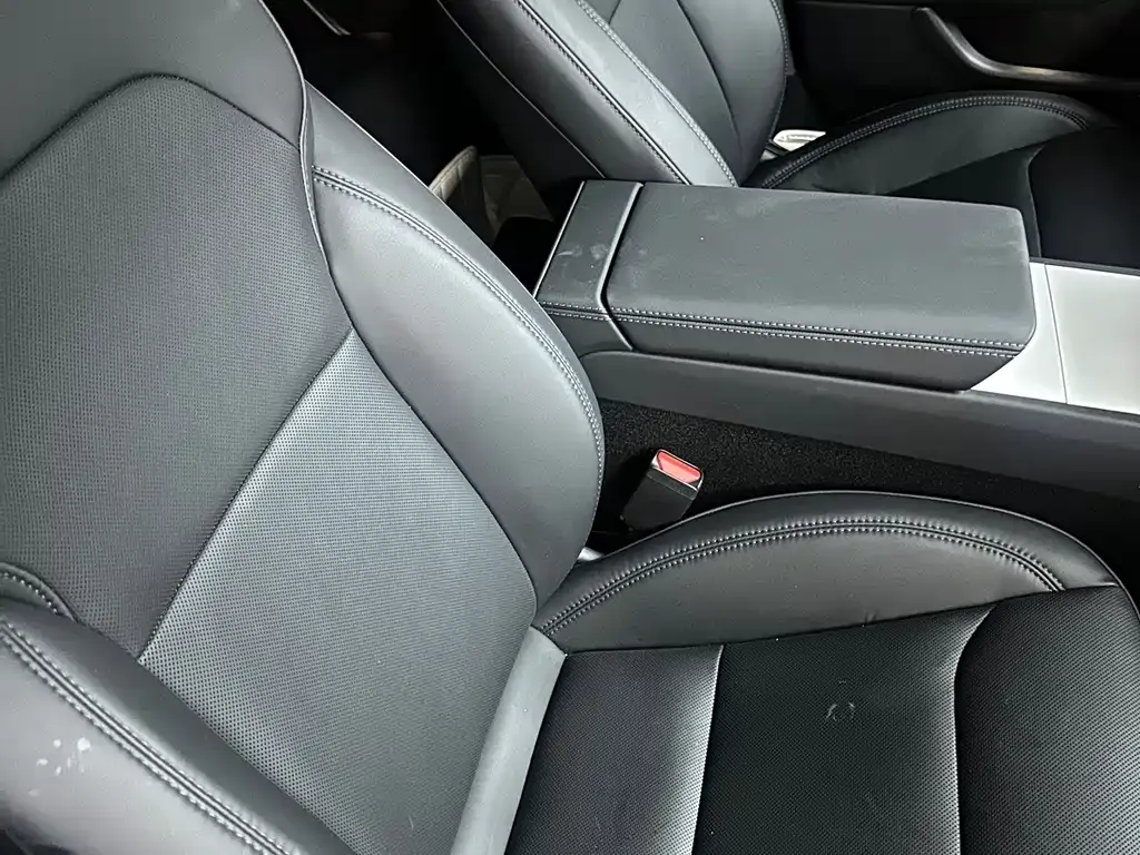 Tesla Model 3 — фото 7