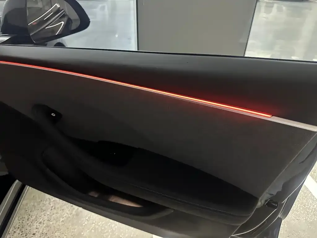 Tesla Model 3 — фото 6