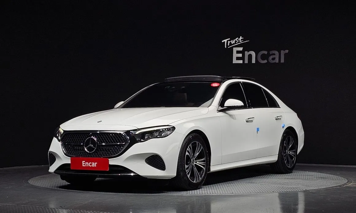 Mercedes-Benz E-Class — фото 1