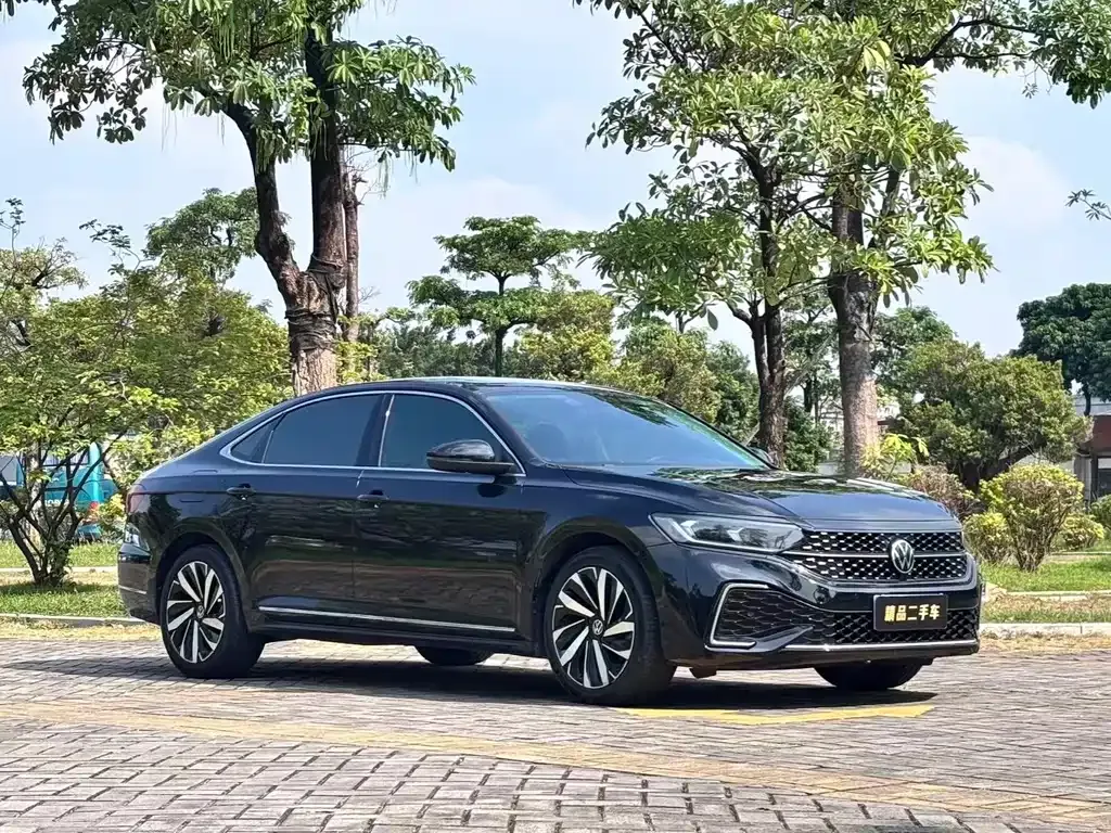 Volkswagen Passat — фото 9