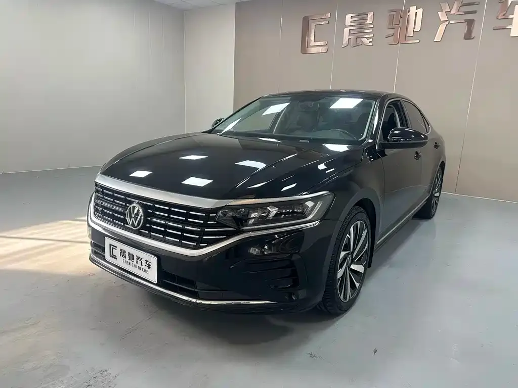 Volkswagen Passat — фото 1