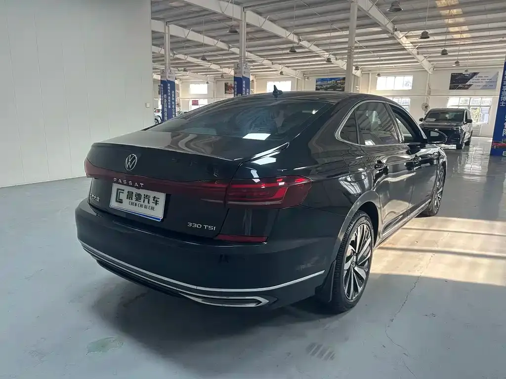 Volkswagen Passat — фото 6