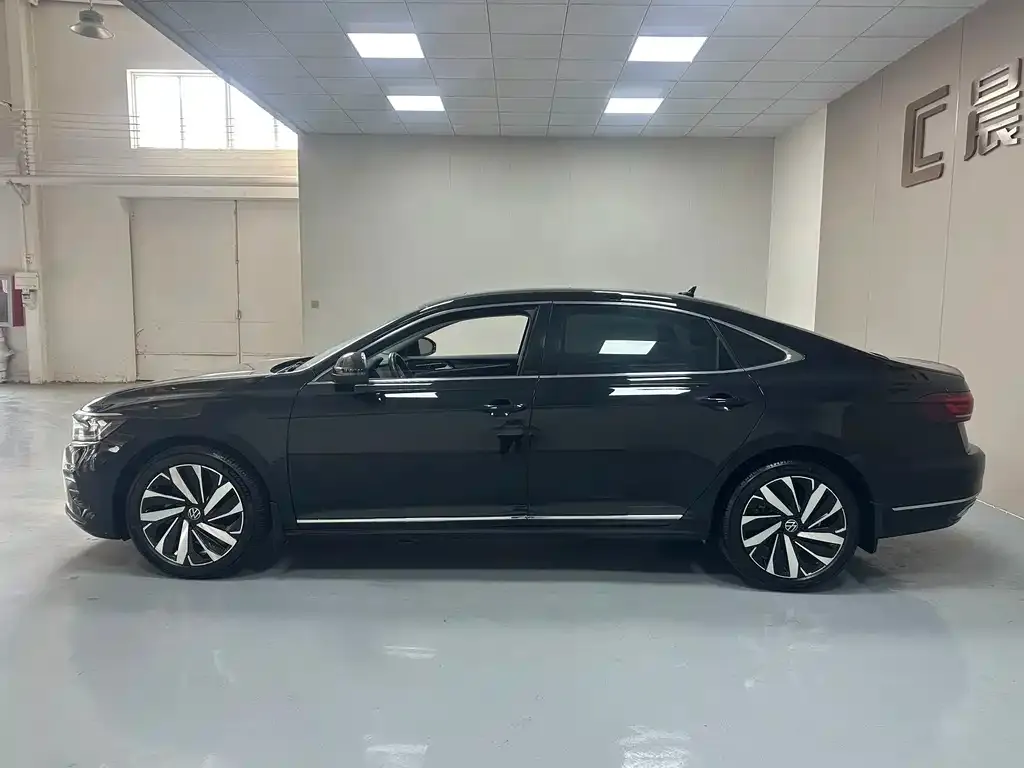 Volkswagen Passat — фото 9