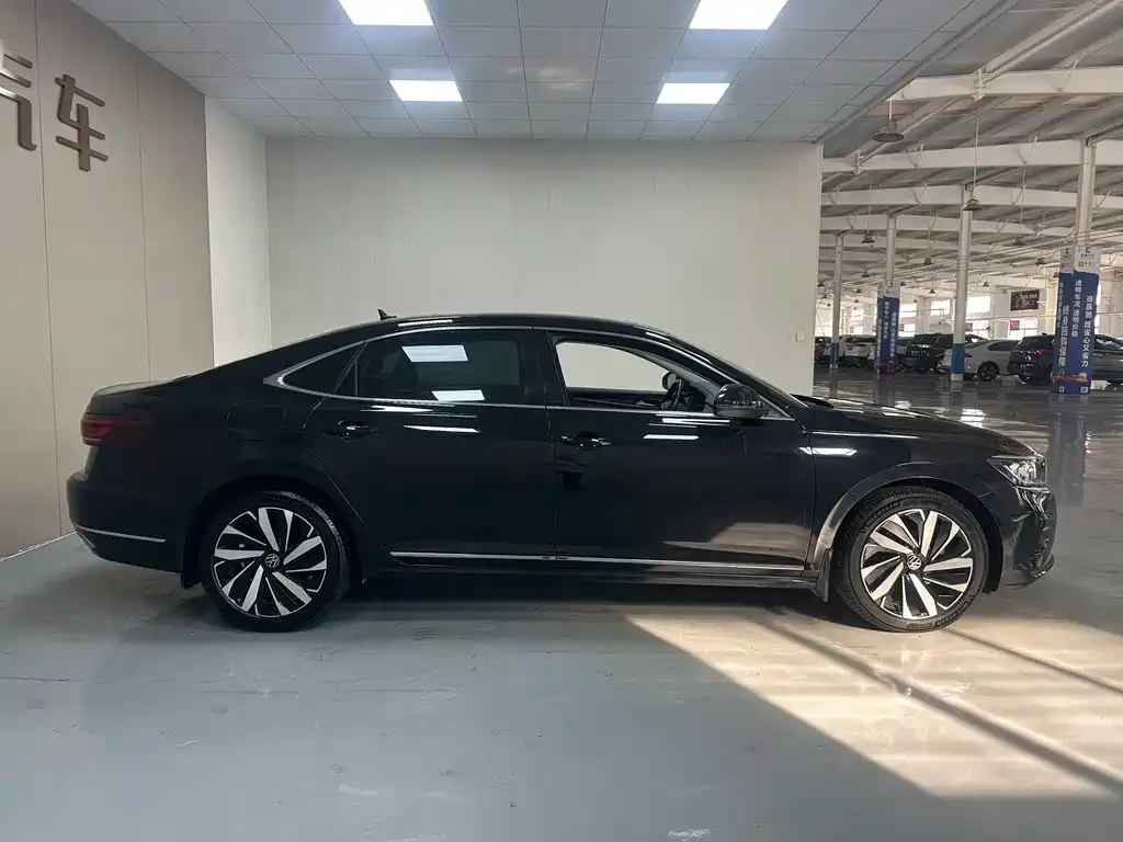 Volkswagen Passat — фото 8