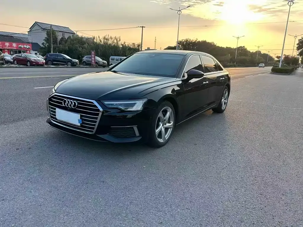 Audi A6L — фото 1