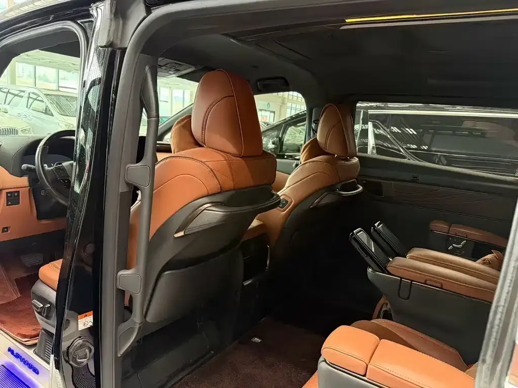Toyota Vellfire — фото 4