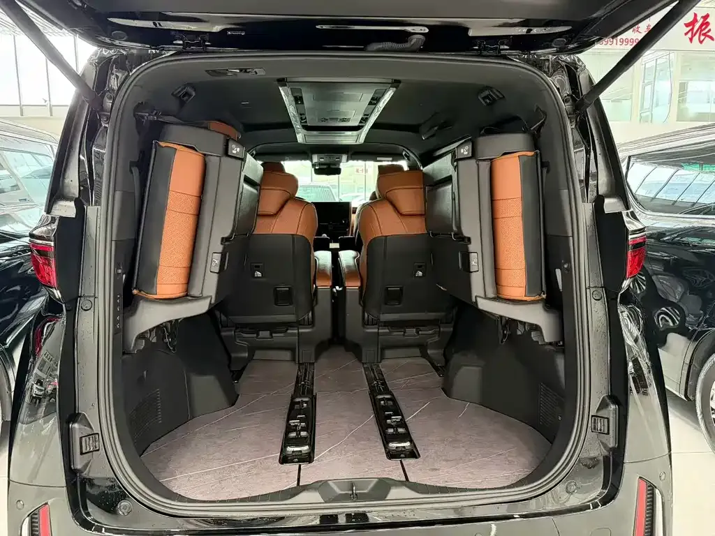 Toyota Vellfire — фото 9