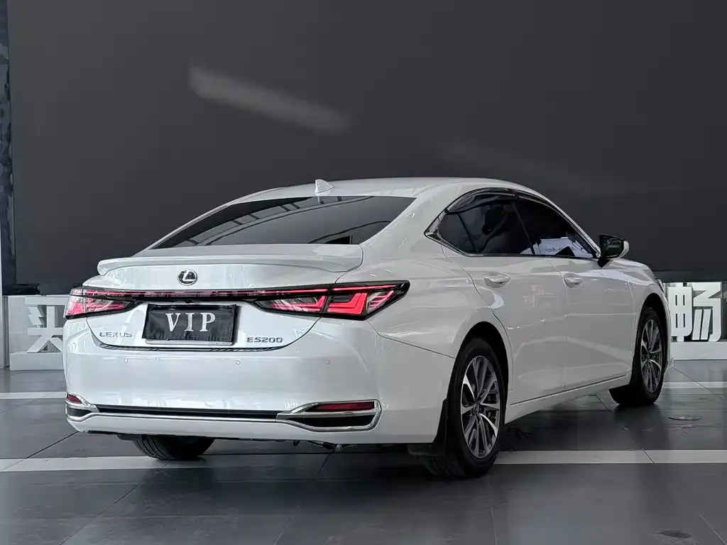 Lexus ES — фото 3