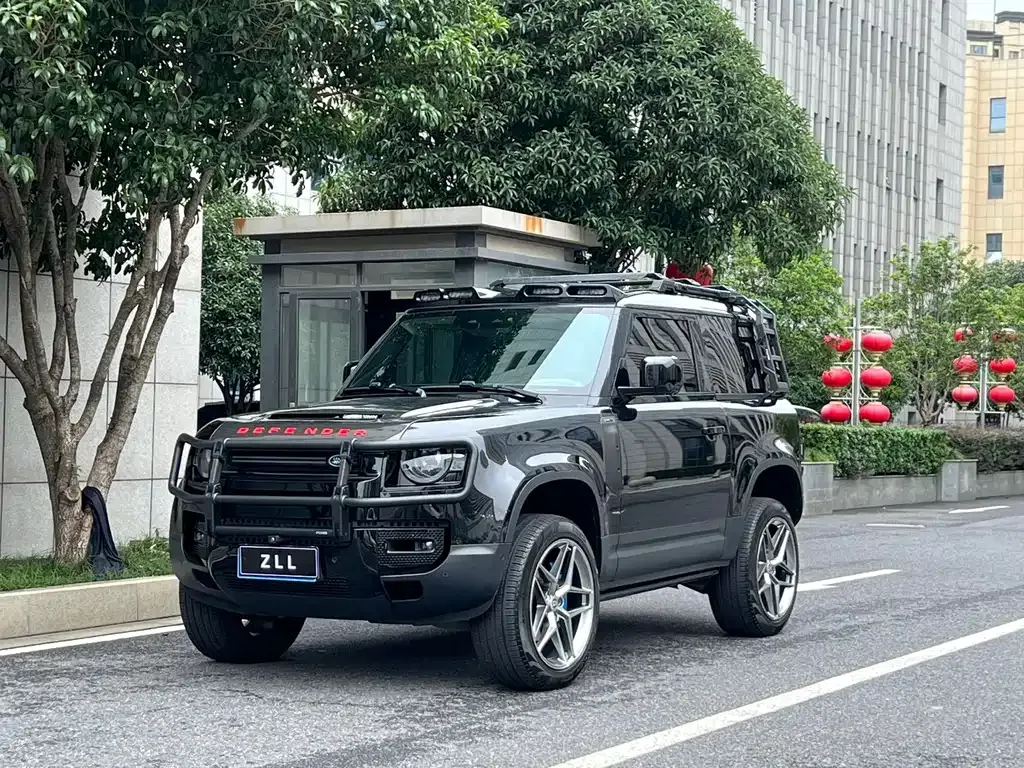 Land Rover Defender — фото 1