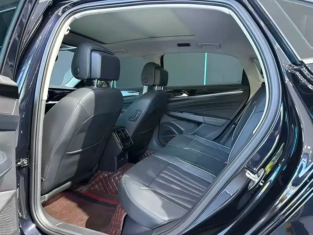 Volkswagen Passat — фото 6
