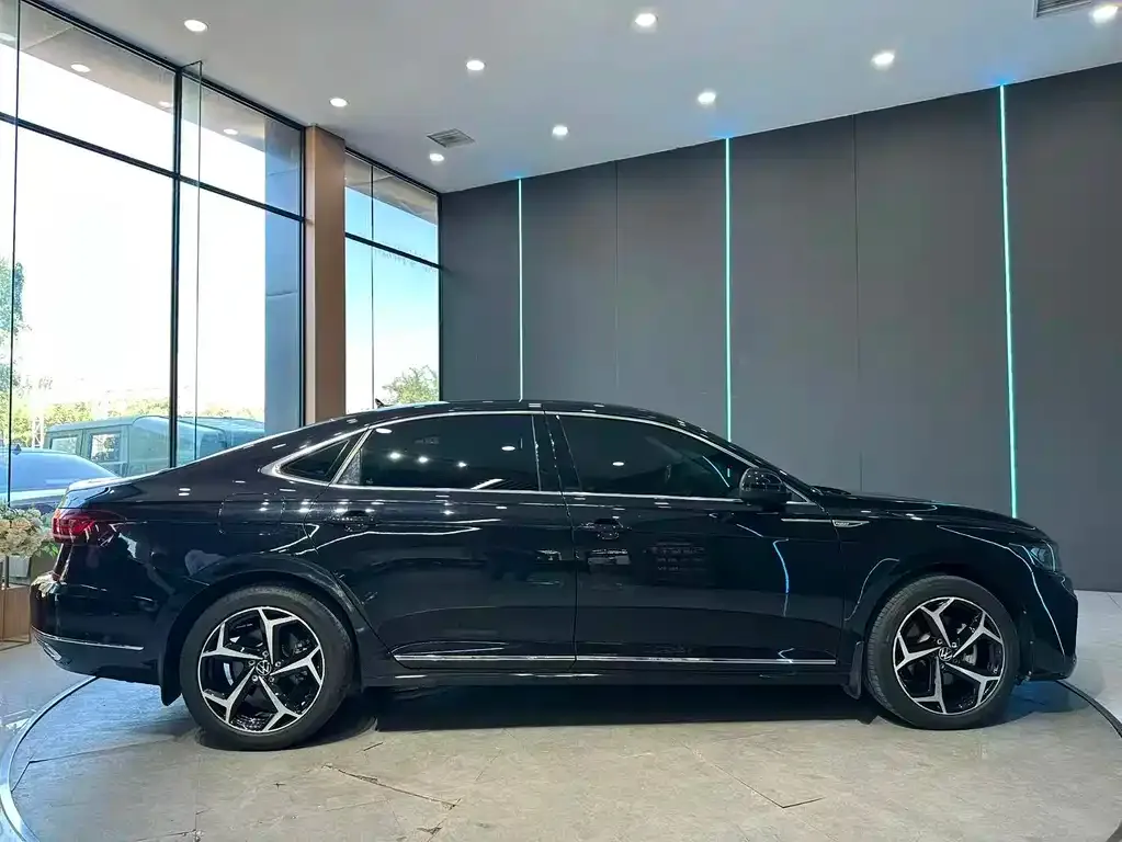 Volkswagen Passat — фото 5