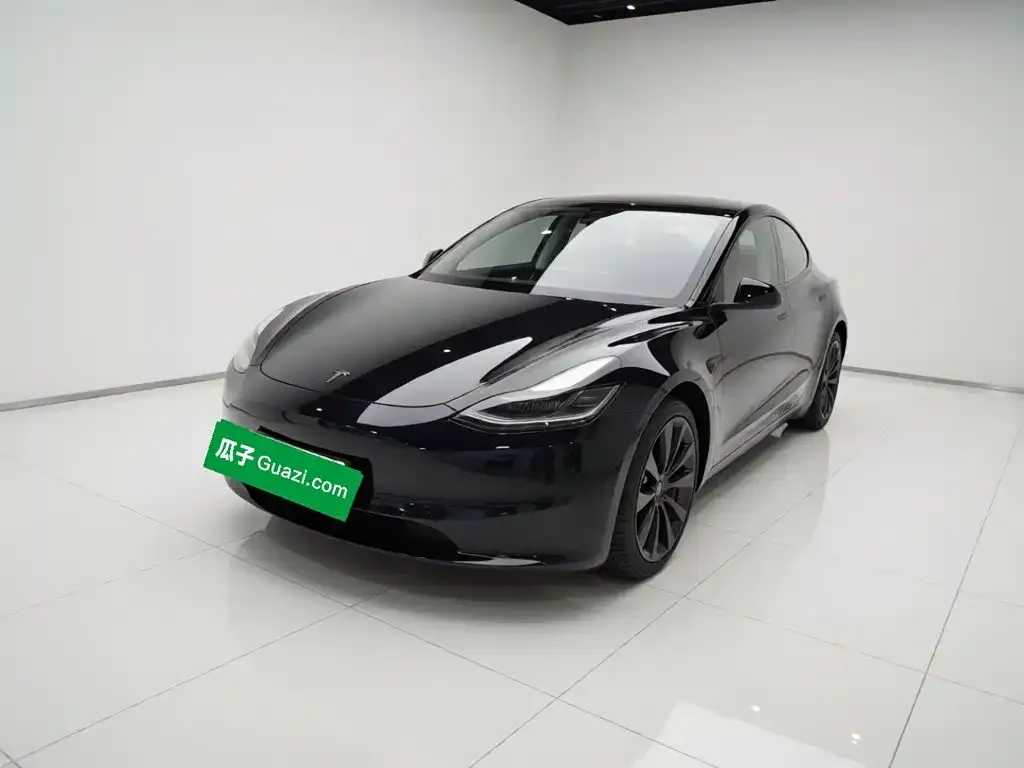 Tesla Model 3 — фото 1