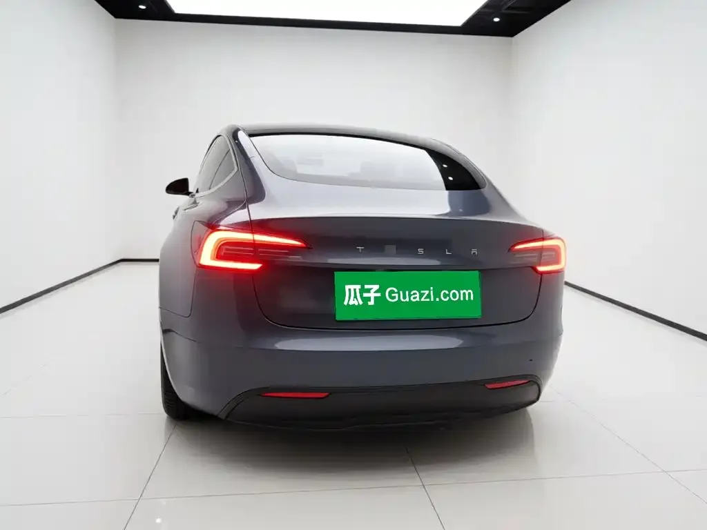 Tesla Model 3 — фото 10