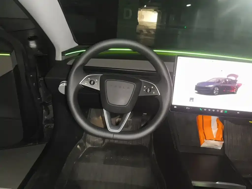 Tesla Model 3 — фото 3