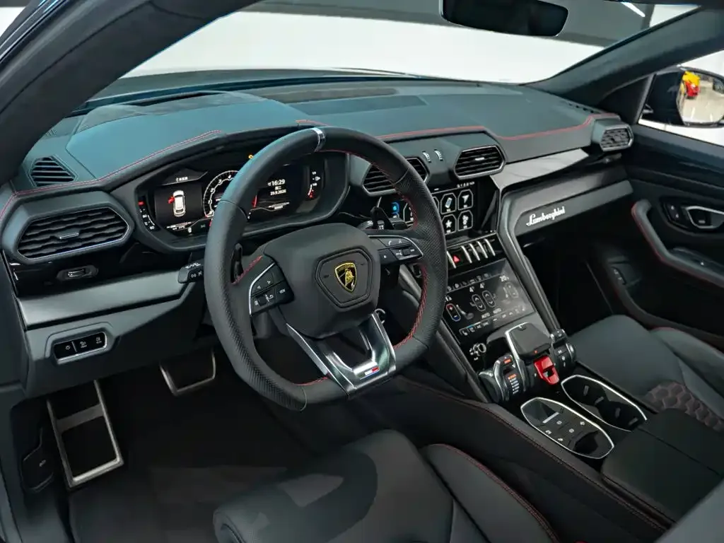 Lamborghini Urus — фото 10