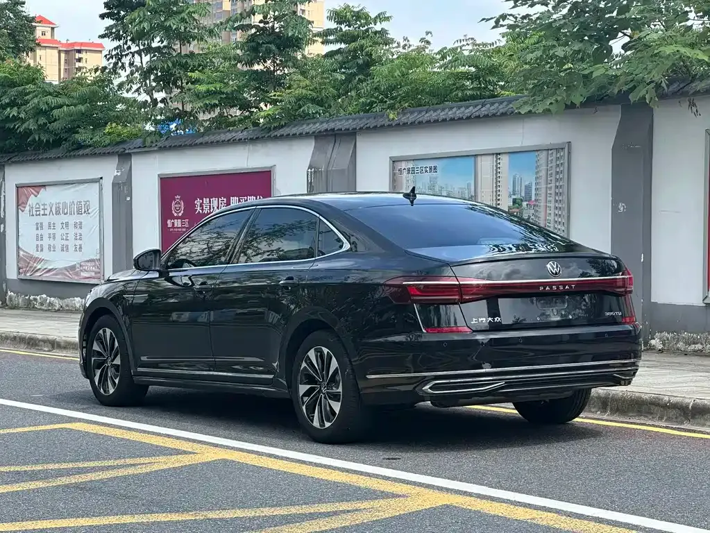 Volkswagen Passat — фото 6
